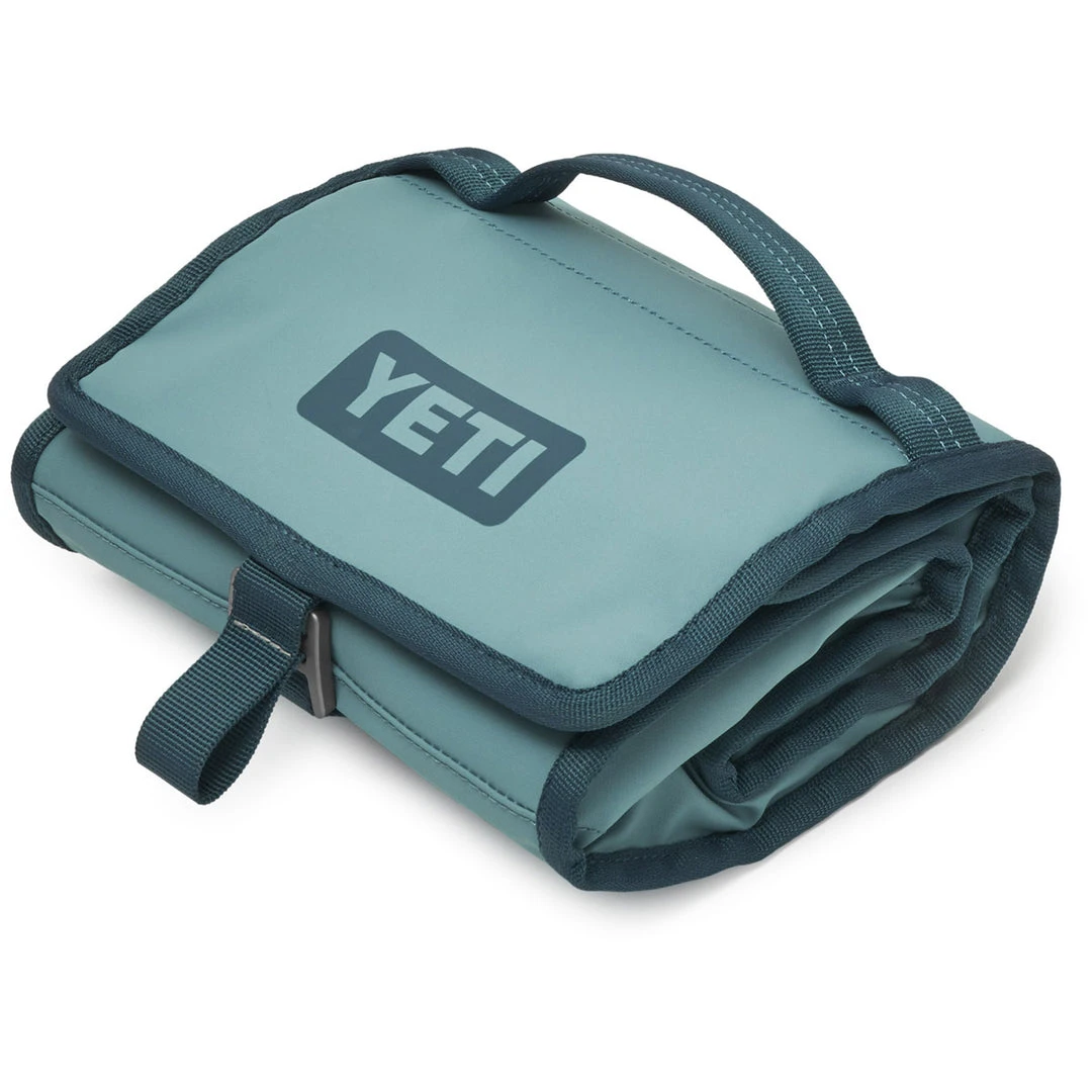 Yeti Camp & Hike Daytrip Lunch Bag 16 Yeti Camp & Hike Daytrip Lunch Bag