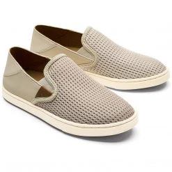 OluKai Women's Pehuea