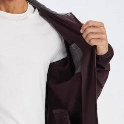 Vuori Men's Outdoor Trainer Shell 31 Vuori Men's Outdoor Trainer Shell