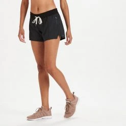 Vuori Women's Clementine Short 4"