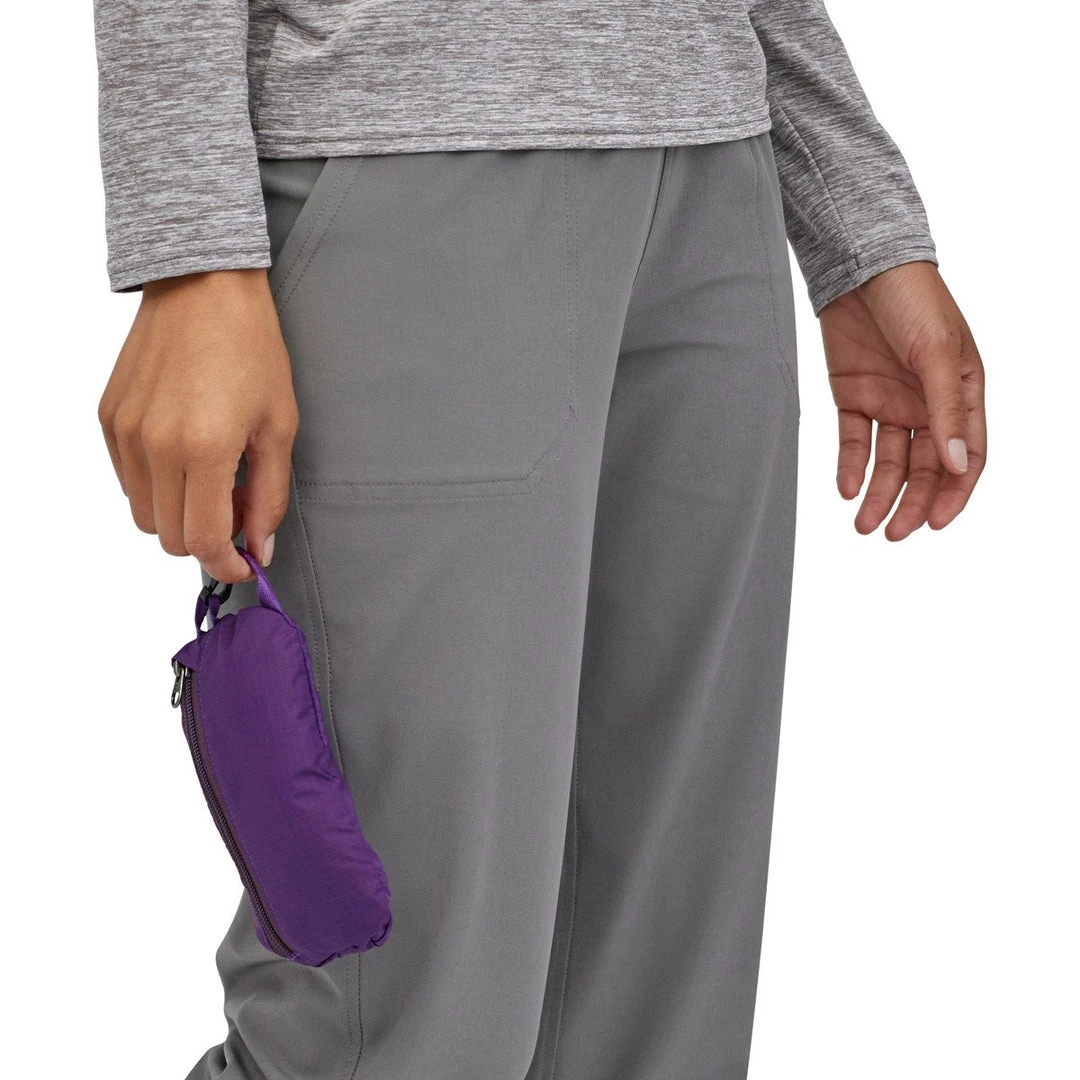 Patagonia Camp & Hike Ultralight Black Hole Mini Hip Pack 1L 21 Patagonia Camp & Hike Ultralight Black Hole Mini Hip Pack 1L