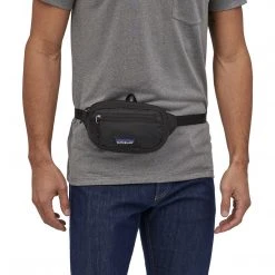 Patagonia Camp & Hike Ultralight Black Hole Mini Hip Pack 1L 41 Patagonia Camp & Hike Ultralight Black Hole Mini Hip Pack 1L
